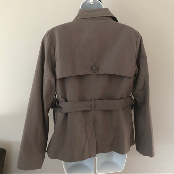 Forever 21 light belted grey beige short jacket - Picture 5 of 7